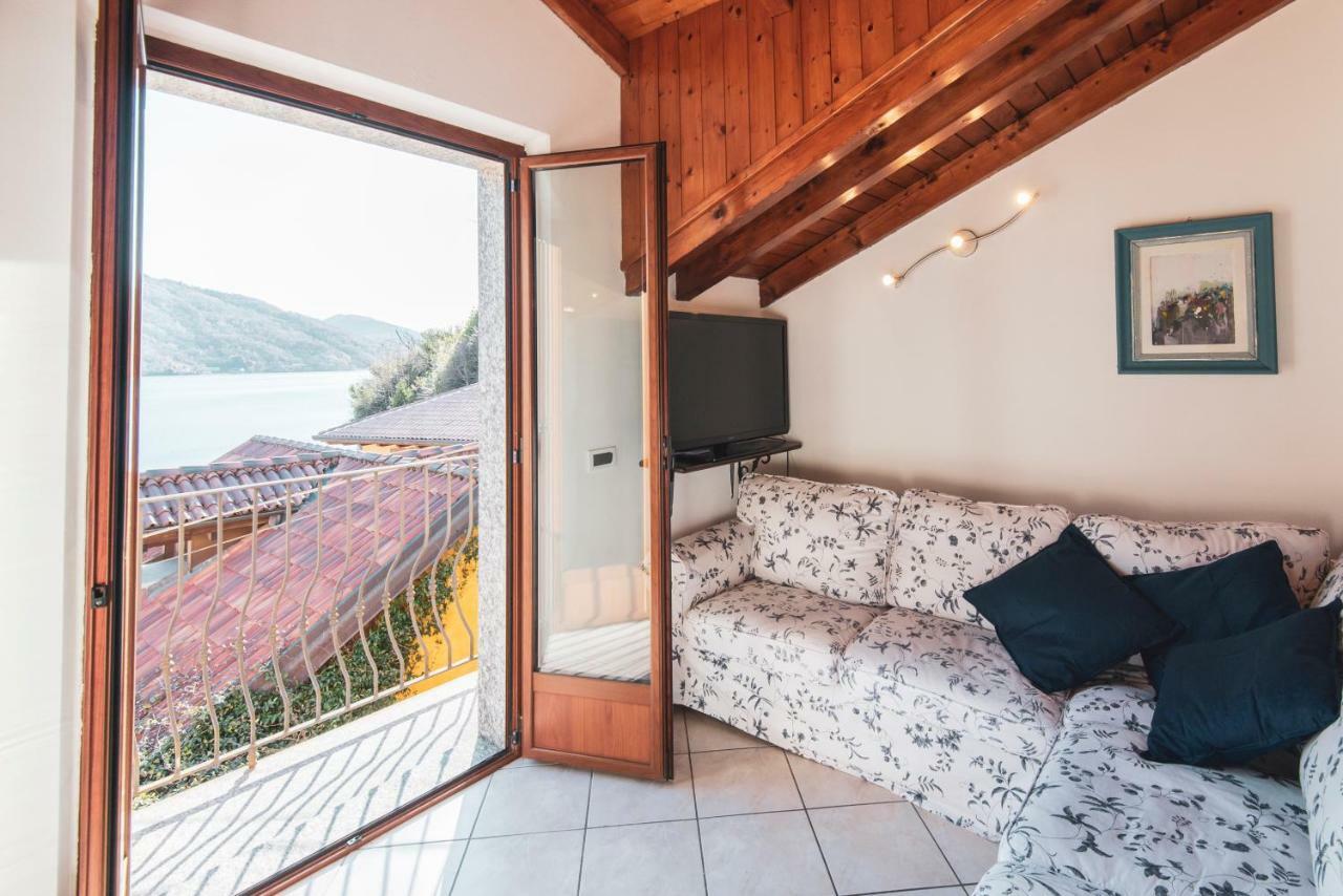 Stupenda Villa Vista Lago Mergozzo Luaran gambar